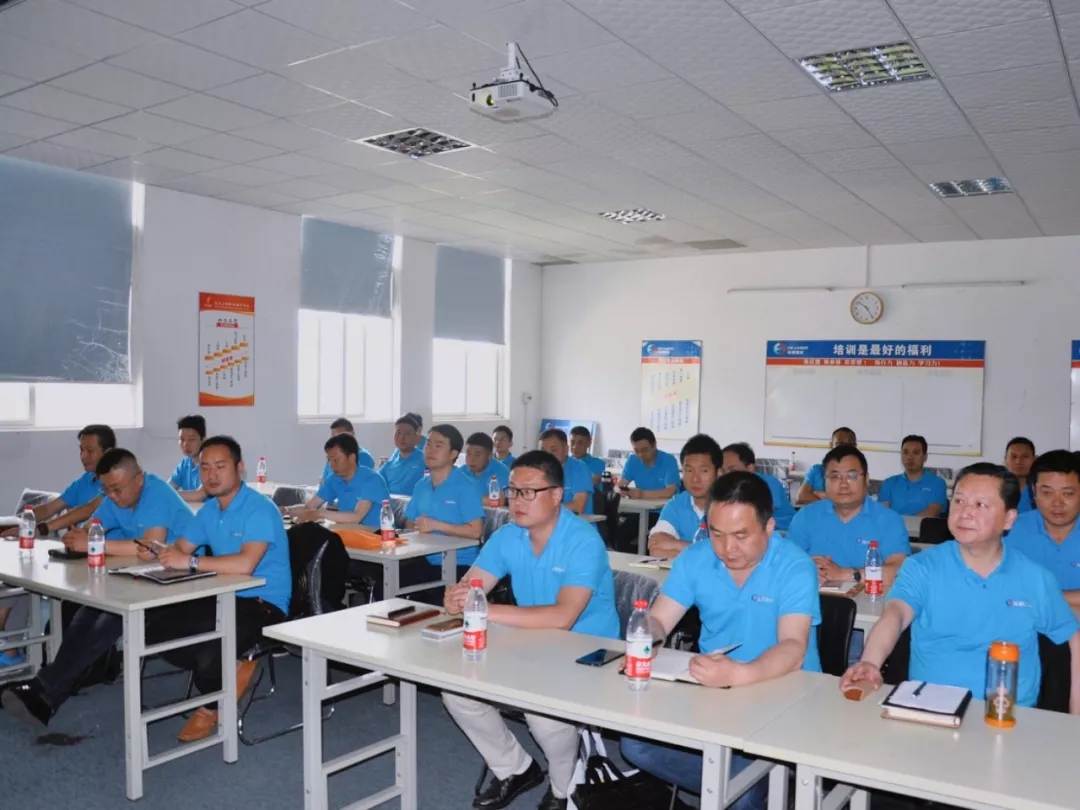 刀鋒磨礪,亮劍出擊 | 華俄激光第一季度營銷會議圓滿召開